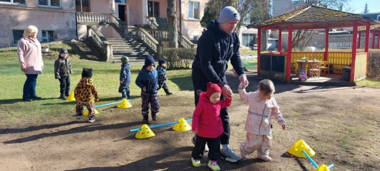Ruošiamės kiaušinių ridenimui – įveikiame kliūtis ir stiprėjame